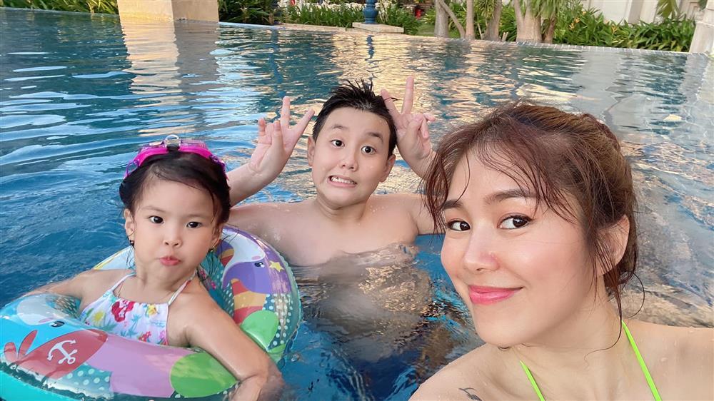 Tin showbiz Việt ngày 17/6: Vy Oanh hé lộ cuộc sống Ngọc Quyên-7