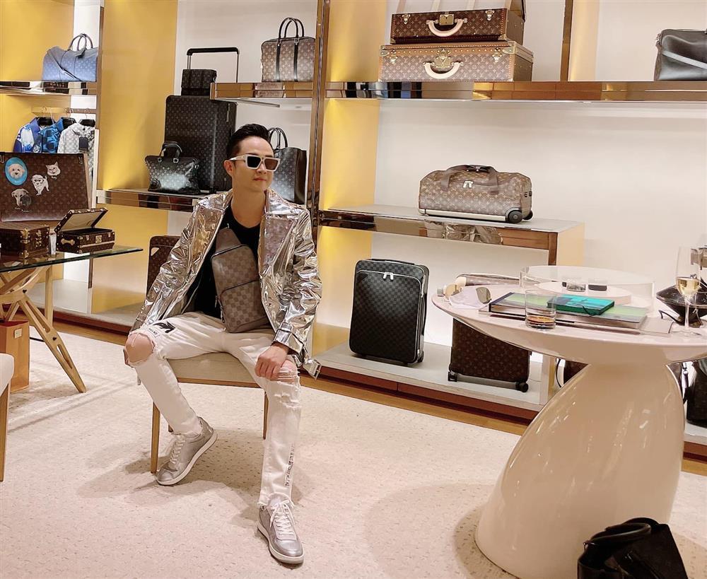 Tin showbiz Việt ngày 17/6: Vy Oanh hé lộ cuộc sống Ngọc Quyên-13