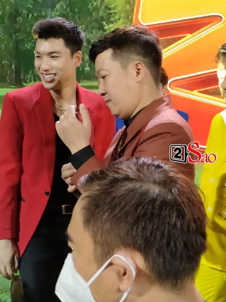 Trường Giang phát tướng, lộ nọng cằm dày bịch mọi góc-5