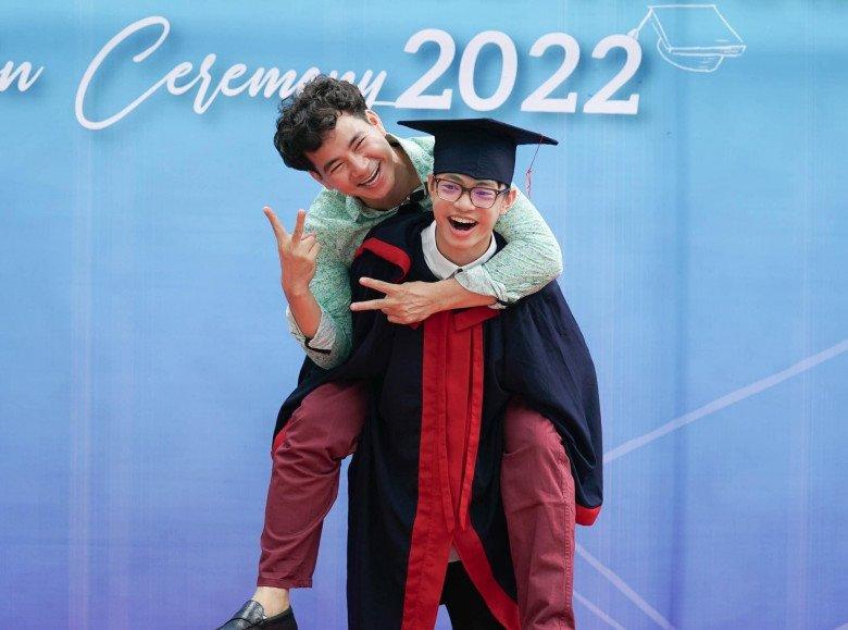 Con cả Xuân Bắc cao vượt bố, càng lớn càng giống anh Núi-7