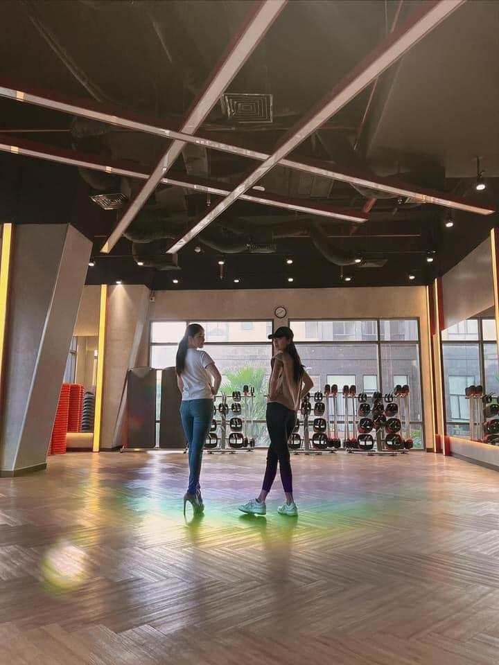 Hành động cho thấy Nam Em quyết đoạt ngôi Miss World Vietnam-2