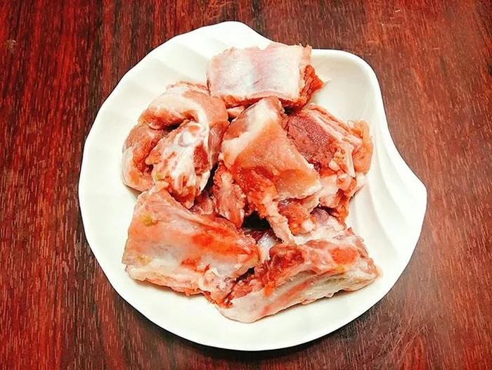 Sườn heo kết hợp với loại rau này được món ăn đưa cơm ngày nóng-2