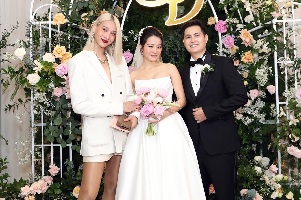 Karen Nguyễn hạnh phúc khoe bụng bầu trong đám cưới-16