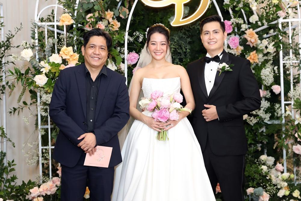 Karen Nguyễn hạnh phúc khoe bụng bầu trong đám cưới-17