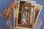 Bói bài Tarot Chủ nhật ngày 19/6/2022: Dễ bị kích động