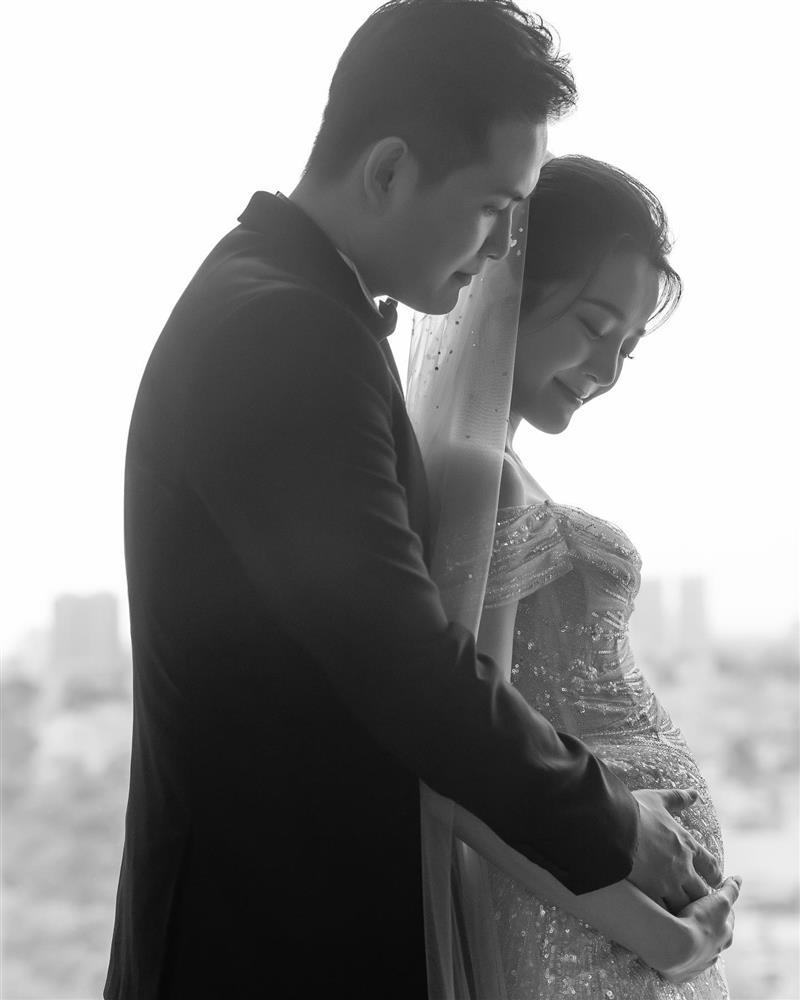 Karen Nguyễn hạnh phúc khoe bụng bầu trong đám cưới-3
