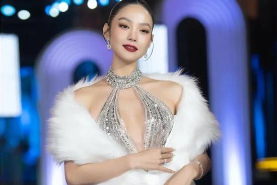 Minh Hằng giàu có cỡ nào ở tuổi 35?