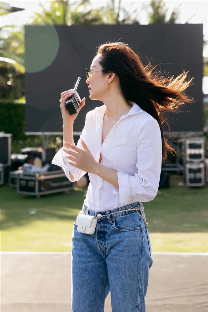 Phạm Quỳnh Anh bế bụng bầu hỗ trợ Minh Hằng làm đám cưới-6