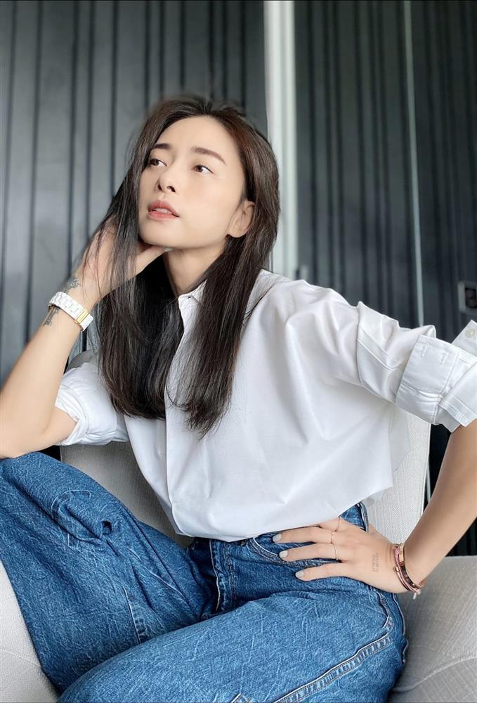 Mẹ Ngô Thanh Vân U70 vẫn điệu đà, sắc sảo ngược hẳn con-7