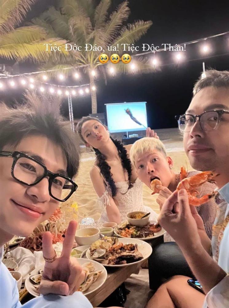 Khả Ngân tã tượi, mắt sưng vù sau tiệc độc thân của Minh Hằng-6