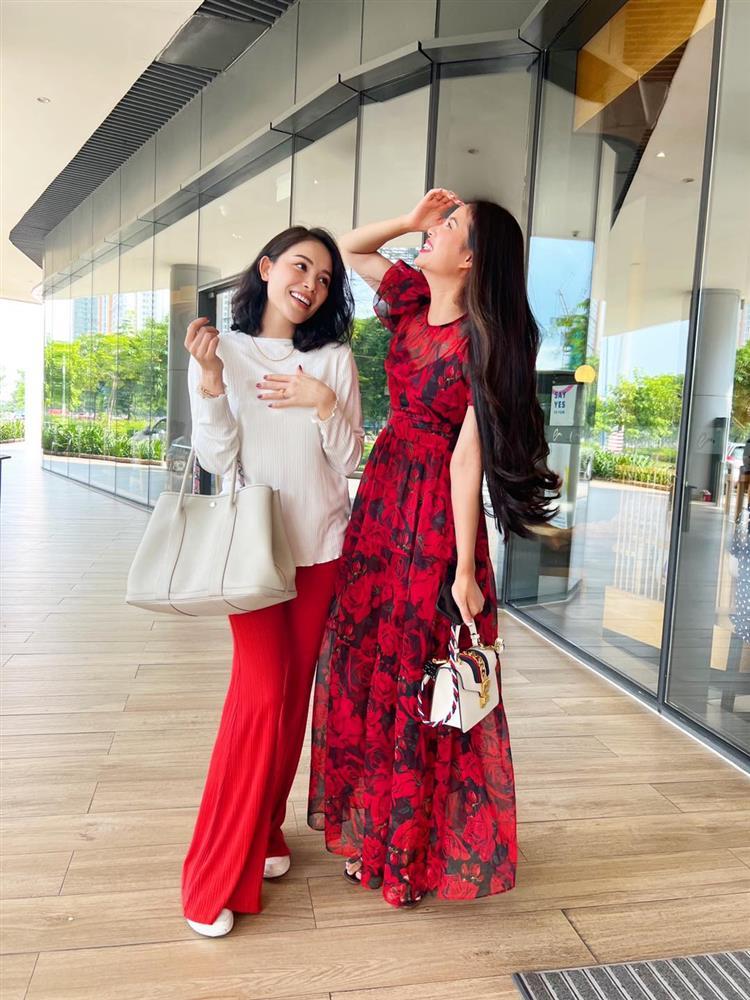 Mẹ bỉm Phạm Hương gặp thiếu phu nhân Linh Rin, ai đẹp hơn?-3