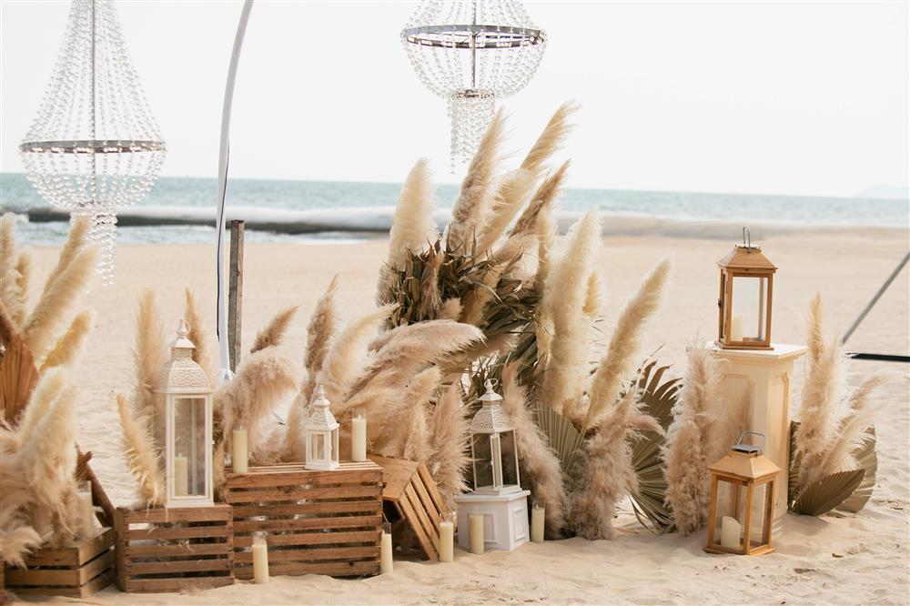 Đám cưới Minh Hằng trang trí lạ, không có nổi một bông hoa-5