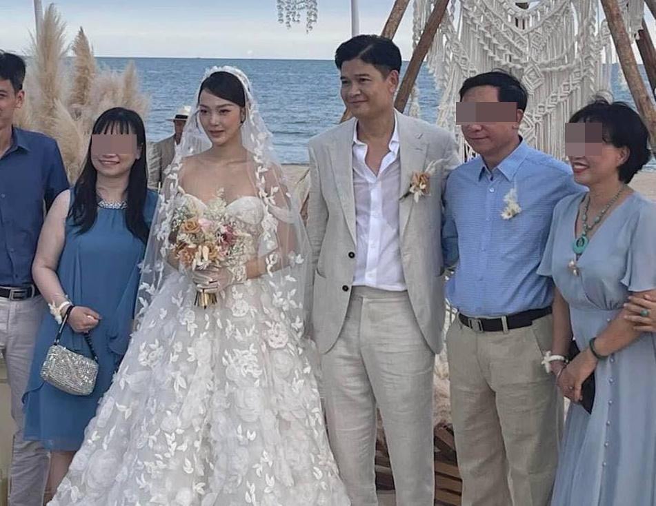 Khả Ngân gầy trơ xương, váy như sắp tụt ở đám cưới Minh Hằng-2