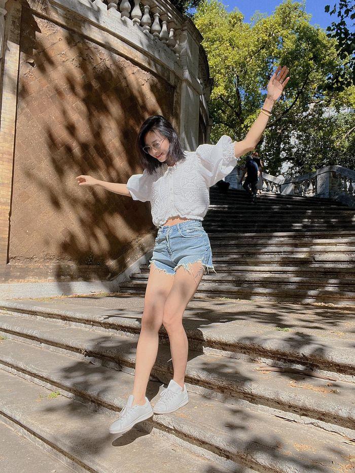 Loạt mỹ nhân U50 chuộng mốt cưa sừng làm nghé-6