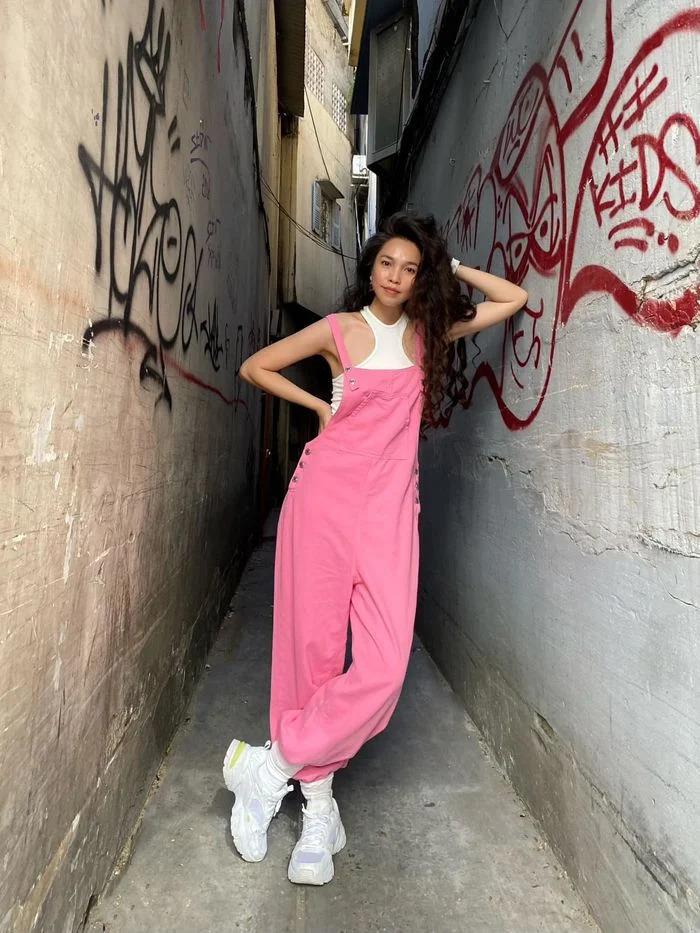 Loạt mỹ nhân U50 chuộng mốt cưa sừng làm nghé-9