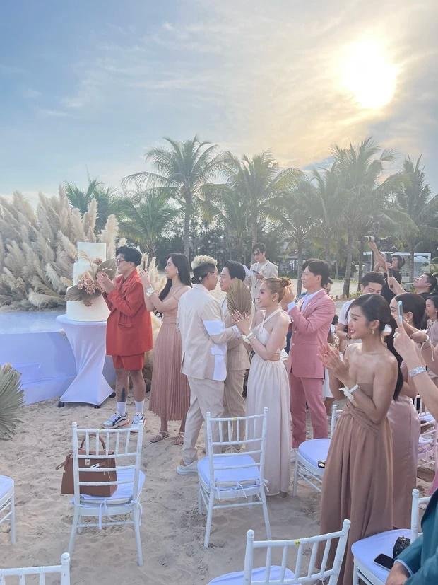 Khả Ngân gầy trơ xương, váy như sắp tụt ở đám cưới Minh Hằng-7