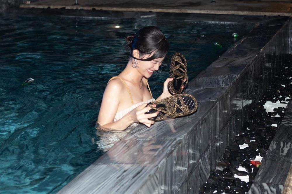 Lịch sử lặp lại: Diệu Nhi rớt tóc giả ở đám cưới Minh Hằng-3