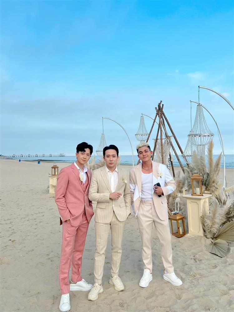 Ăn cưới Minh Hằng, Trấn Thành 3 lần thay đồ kém gì cô dâu-4