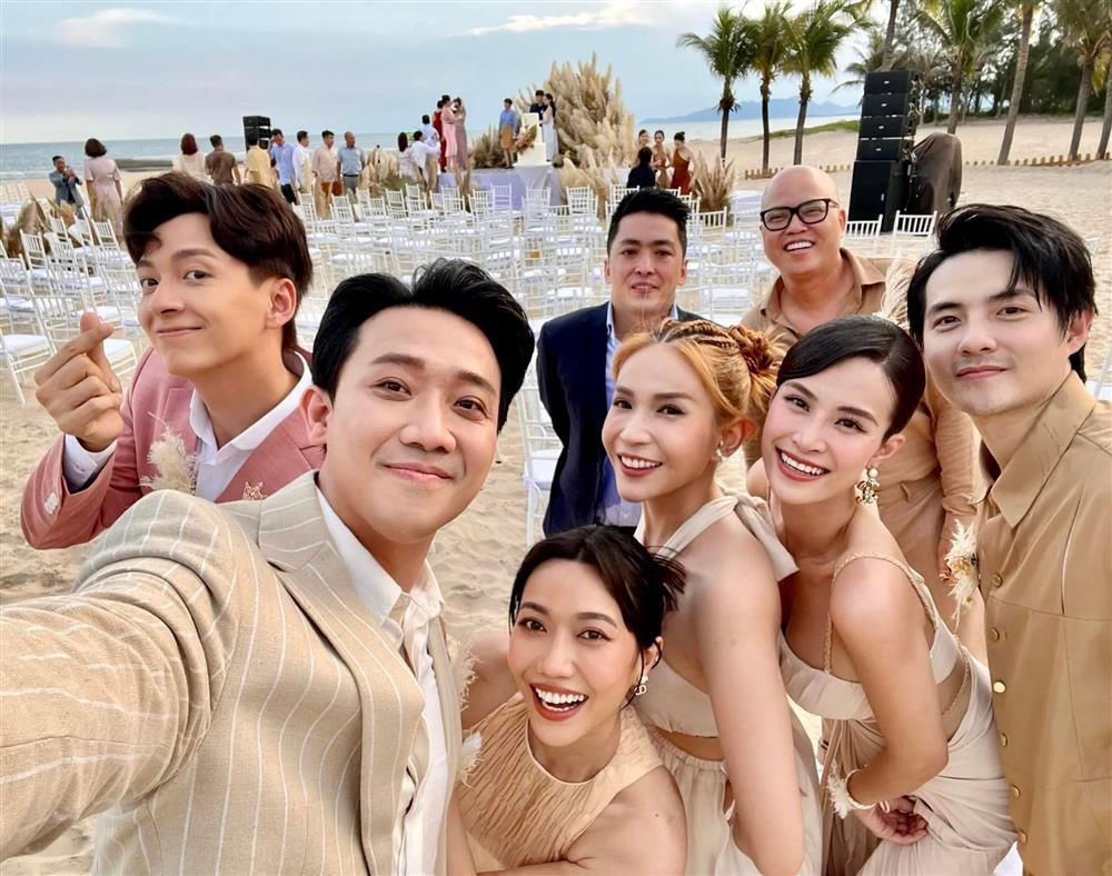 Ăn cưới Minh Hằng, Trấn Thành 3 lần thay đồ kém gì cô dâu-6