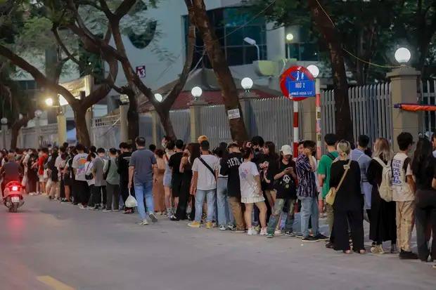 Hoàng Dũng bể show, ban tổ chức bị phốt ác mộng, non tay-1