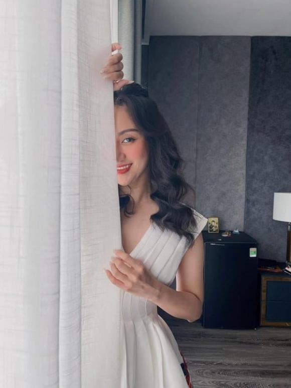 Khánh Thi khoe nhan sắc lão hóa ngược, Phan Hiển khen lụi tim-3