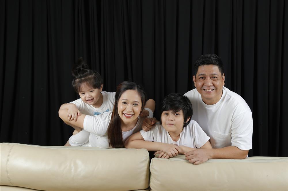 Tin showbiz Việt ngày 19/6: Hoa hậu Thùy Tiên đọ sắc 2 mẹ bỉm-9