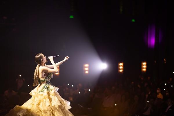 Lý do Hồ Ngọc Hà thích tim đập mạnh trước khi diễn-3