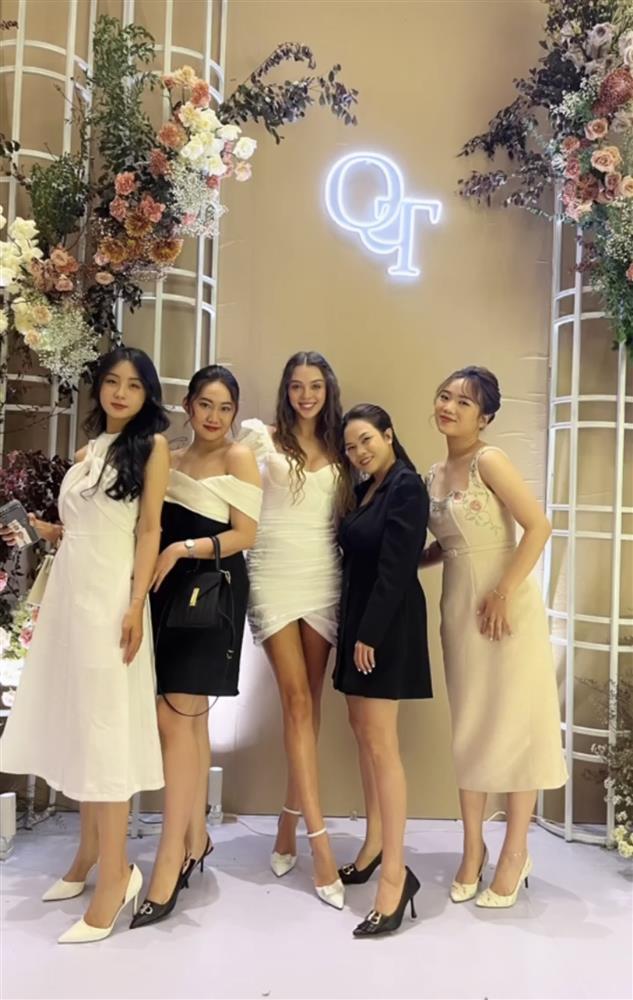 Vợ Bùi Tiến Dũng mặc váy cưới của mình đi đám cưới người khác?-3