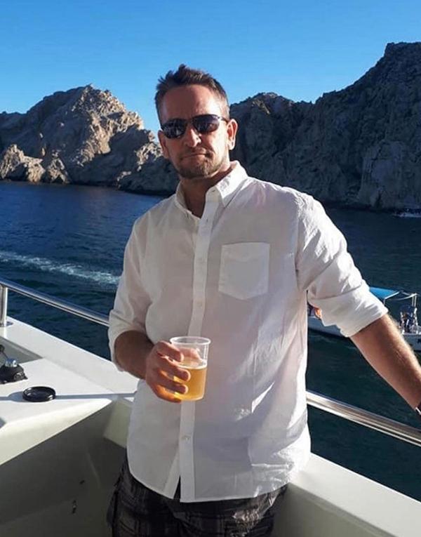 Trúng sét ái tình với chàng 52, gái 21 đá bạn trai theo tiếng gọi trái tim-4