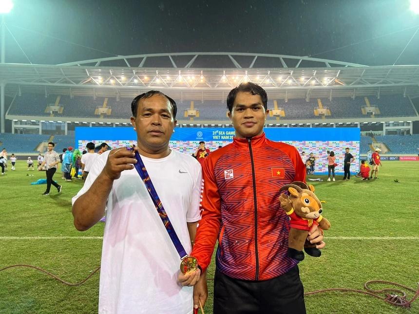 Bố Dụng Quang Nho: Tôi nhớ mọi dấu mốc từ khi con chơi bóng-1