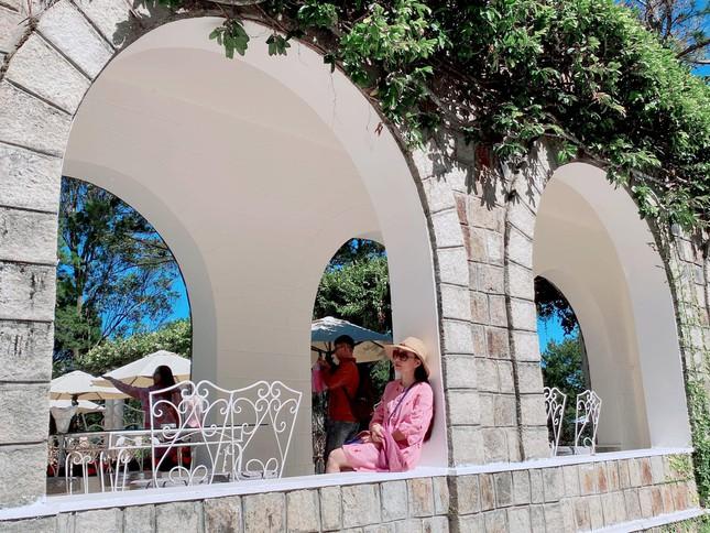 Cuộc sống kín tiếng trong biệt thự triệu đô của ca sĩ Cẩm Ly-6