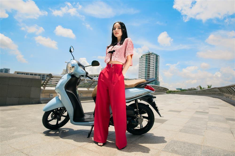 Lyly ‘phải lòng’ Yamaha Janus-2