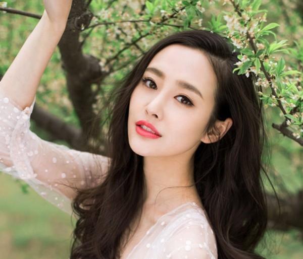 Mỹ nhân bị ghét nhất Như Ý Truyện gặp chỉ trích vì gần gũi 1 mỹ nam hạng A-11