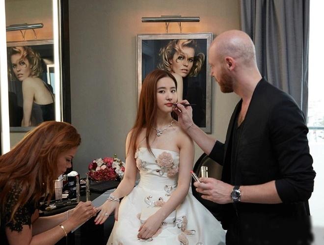 Trước khi thành đại sứ Louis Vuitton, Lưu Diệc Phi mác nữ hoàng hàng nhái-7