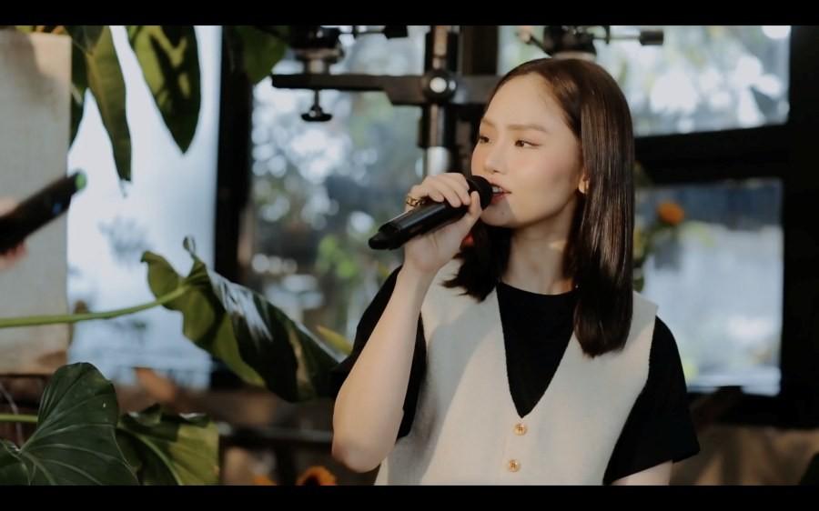 Miu Lê chung mic Chi Pu, netizen xóc xiểm: 2 chiến thần hát live-2