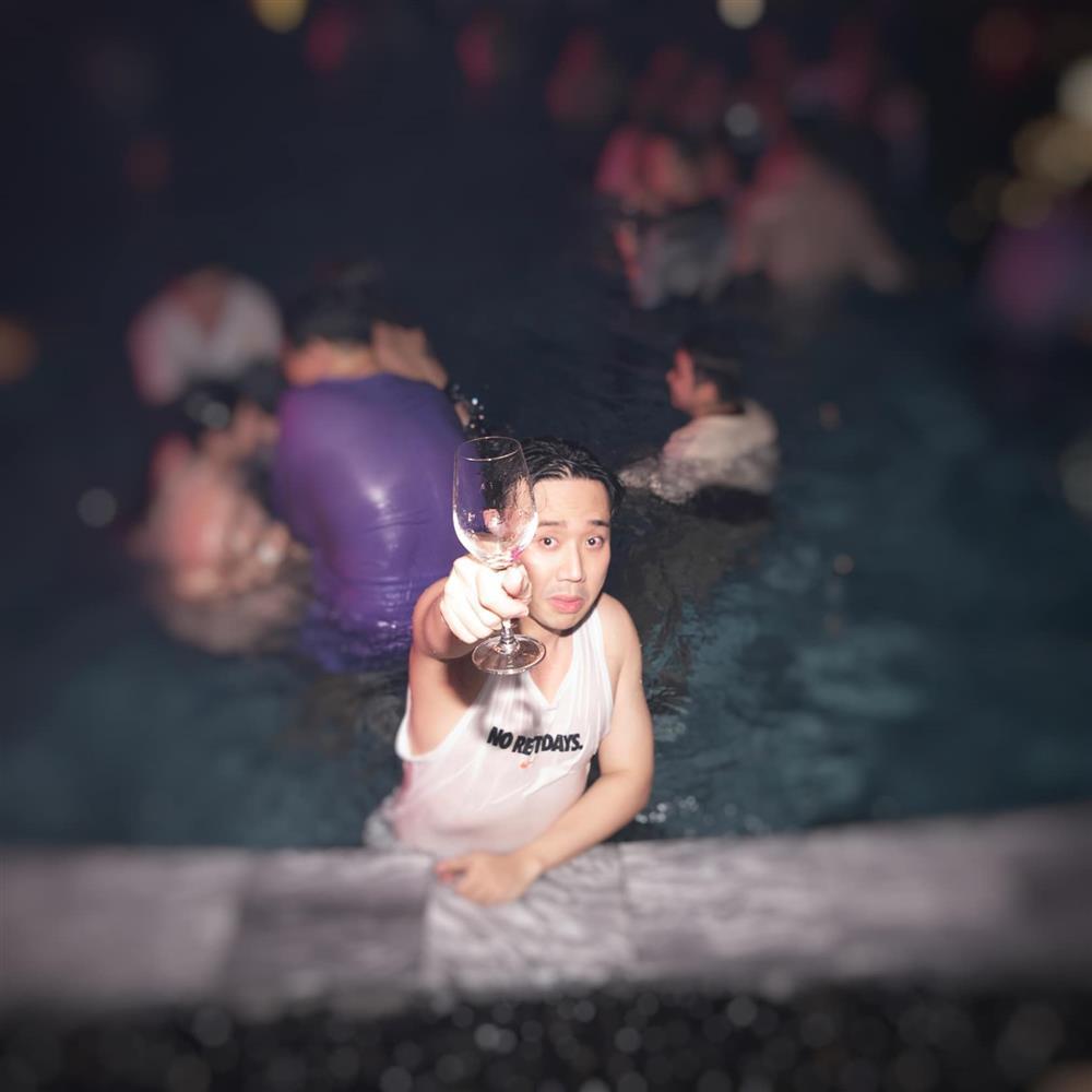 Trấn Thành khiến Minh Hằng suýt lộ trọn ngực trong đám cưới-5