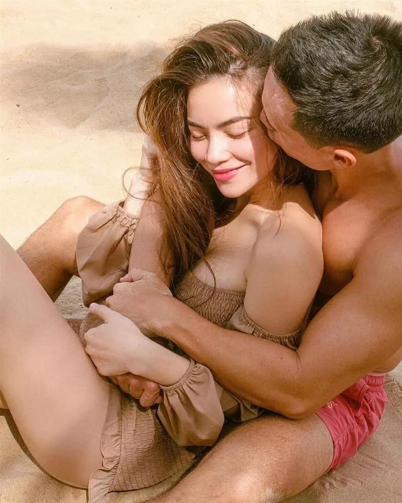 Những lần bàn tay Kim Lý du lịch trên cơ thể Hồ Ngọc Hà-1