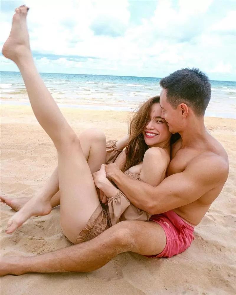 Những lần bàn tay Kim Lý du lịch trên cơ thể Hồ Ngọc Hà-2