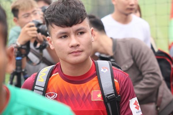 Hạ cánh ở Pháp, có 2 điều giúp Quang Hải vượt dớp đen Công Phượng-5