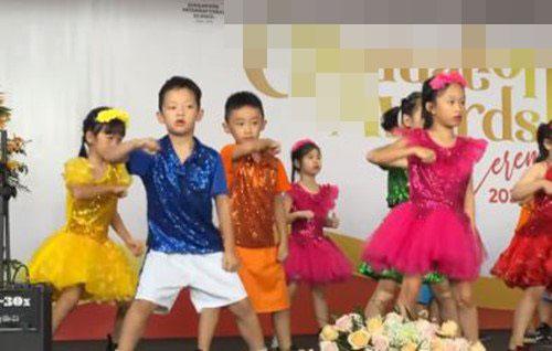 Con trai Ly Kute - Mạc Hồng Quân cao lớn ngỡ ngàng ngày tốt nghiệp-1