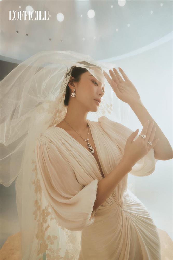 Cận cảnh nhẫn cưới và ảnh cưới siêu lung linh của Minh Hằng-4