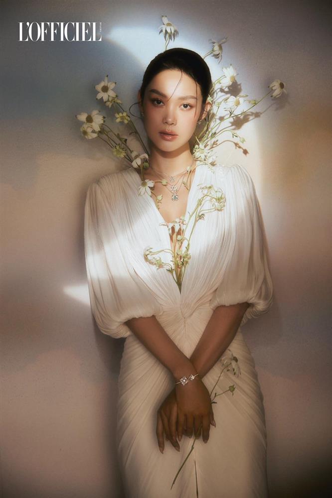 Cận cảnh nhẫn cưới và ảnh cưới siêu lung linh của Minh Hằng-8