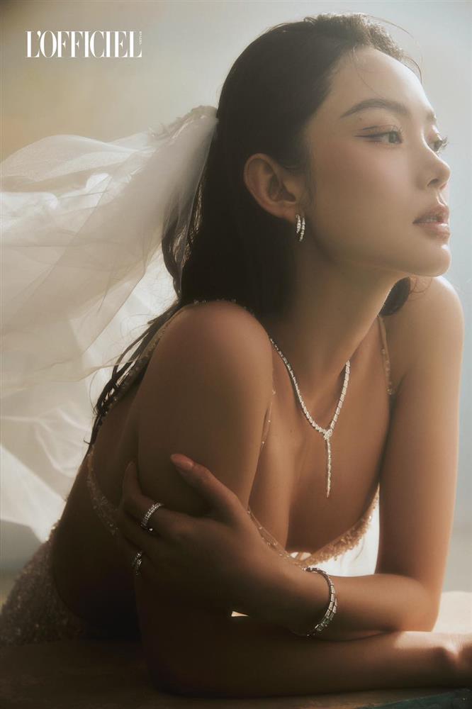 Cận cảnh nhẫn cưới và ảnh cưới siêu lung linh của Minh Hằng-6