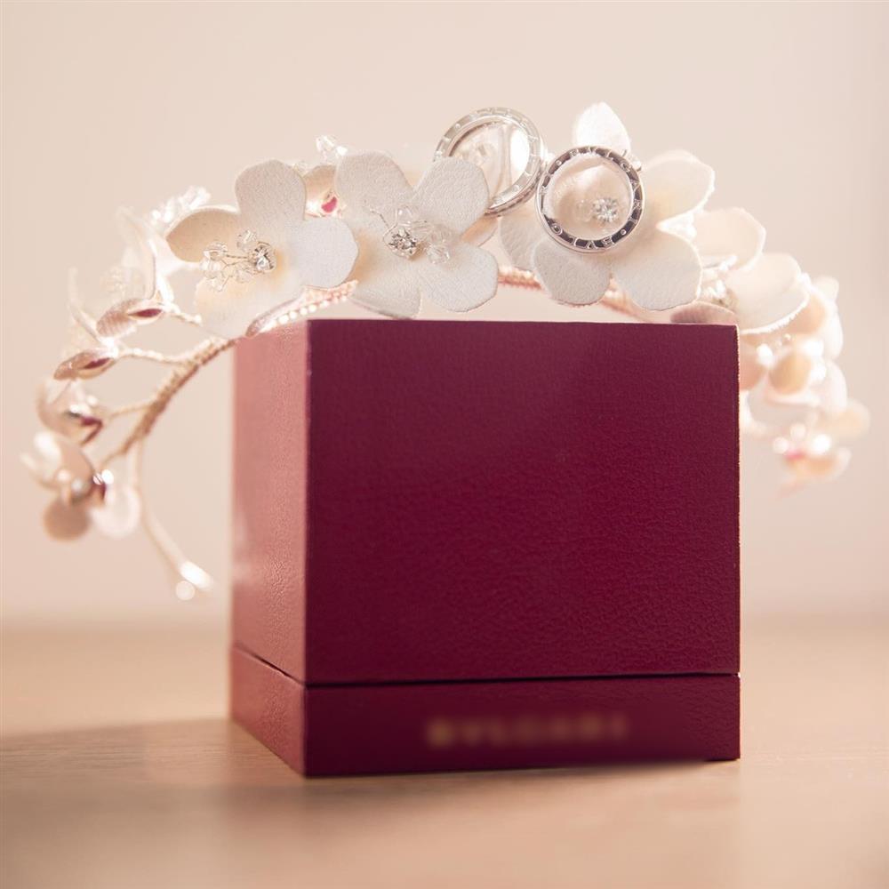 Cận cảnh nhẫn cưới và ảnh cưới siêu lung linh của Minh Hằng-3