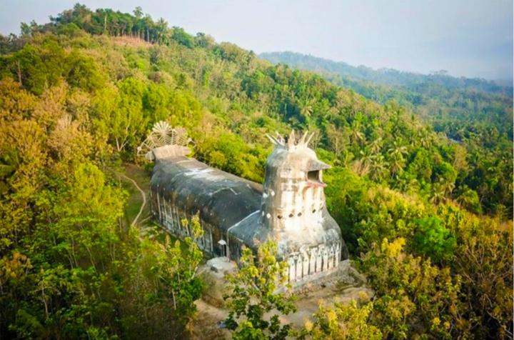 ‘Nhà thờ Con Gà’ bí ẩn nằm giữa núi đồi bị bỏ hoang nhiều năm-1