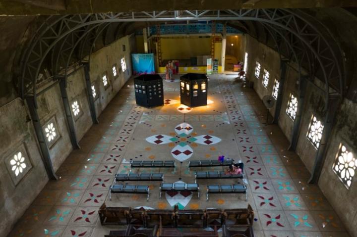 ‘Nhà thờ Con Gà’ bí ẩn nằm giữa núi đồi bị bỏ hoang nhiều năm-8