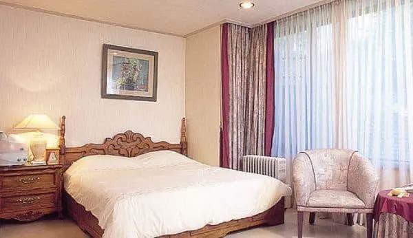 Trắc nghiệm: 3 chiếc giường, bạn muốn ngủ giường nào nhất?-2