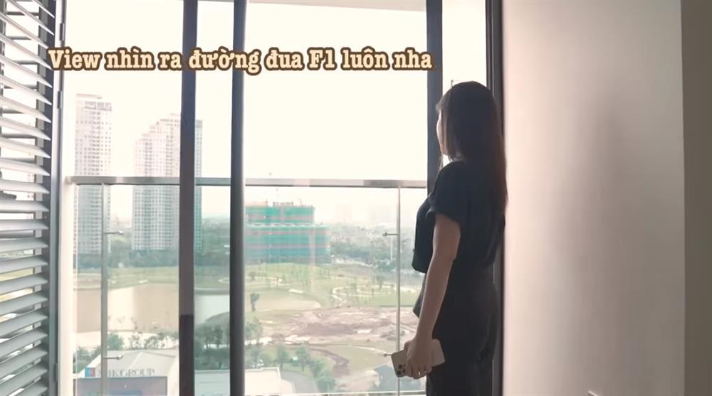 MC Thu Hoài đập hộp căn hộ mới, view cạnh đường đua F1-11
