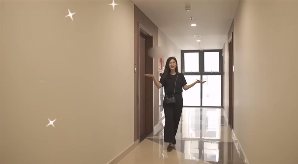 MC Thu Hoài đập hộp căn hộ mới, view cạnh đường đua F1-2