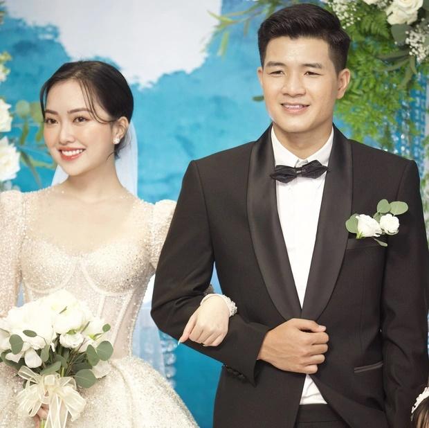 Dàn cầu thủ Việt rộn ràng cưới hỏi nửa đầu năm 2022-4